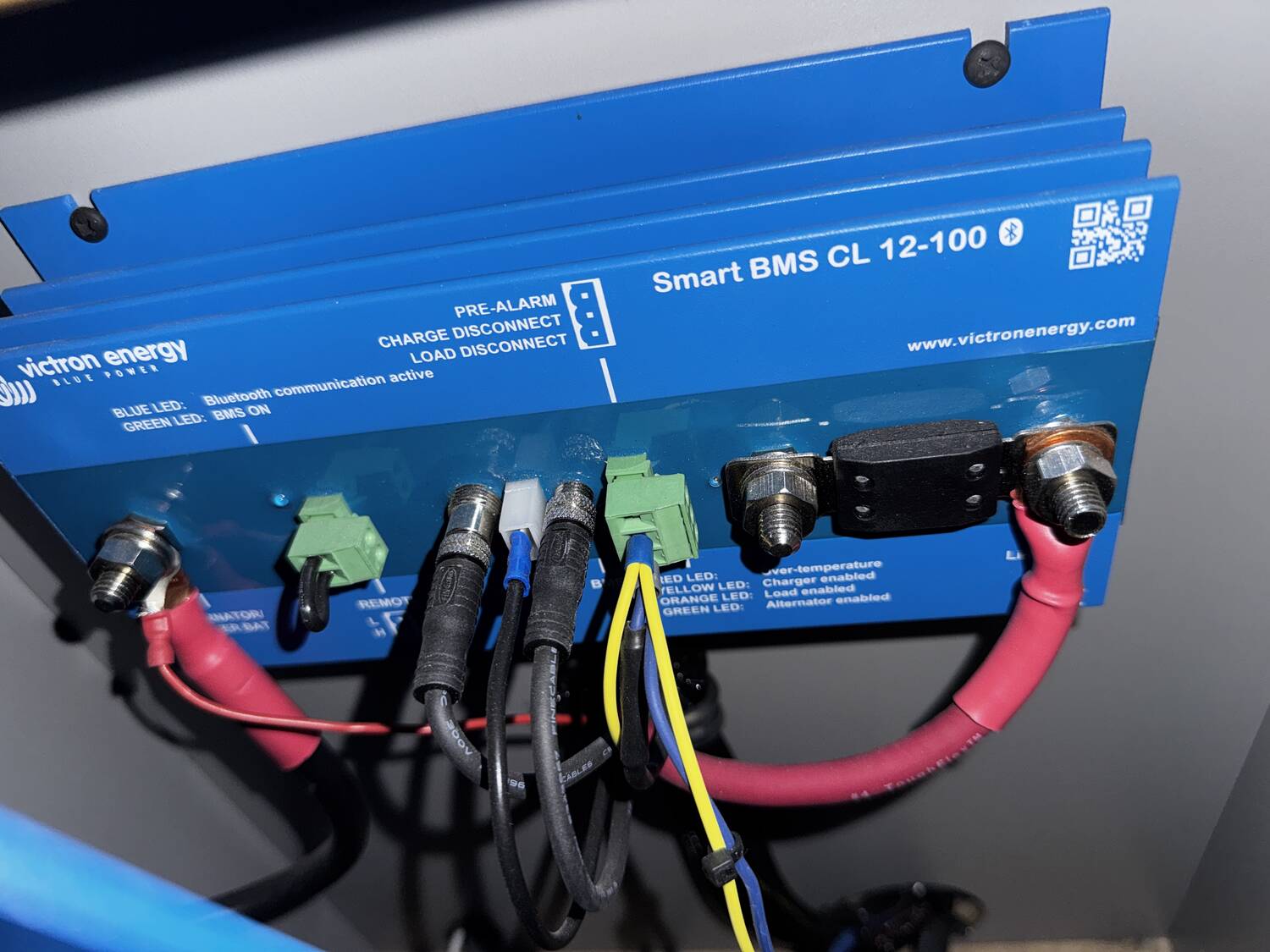 Victron Smart BMS CL 12-100 with status LEDs, communication ports and battery lugs